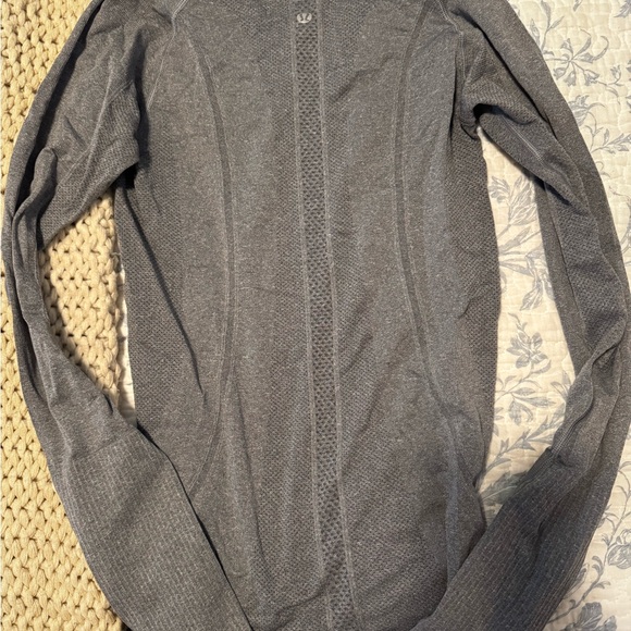 lululemon swiftly tech long sleeve - Picture 2 of 2